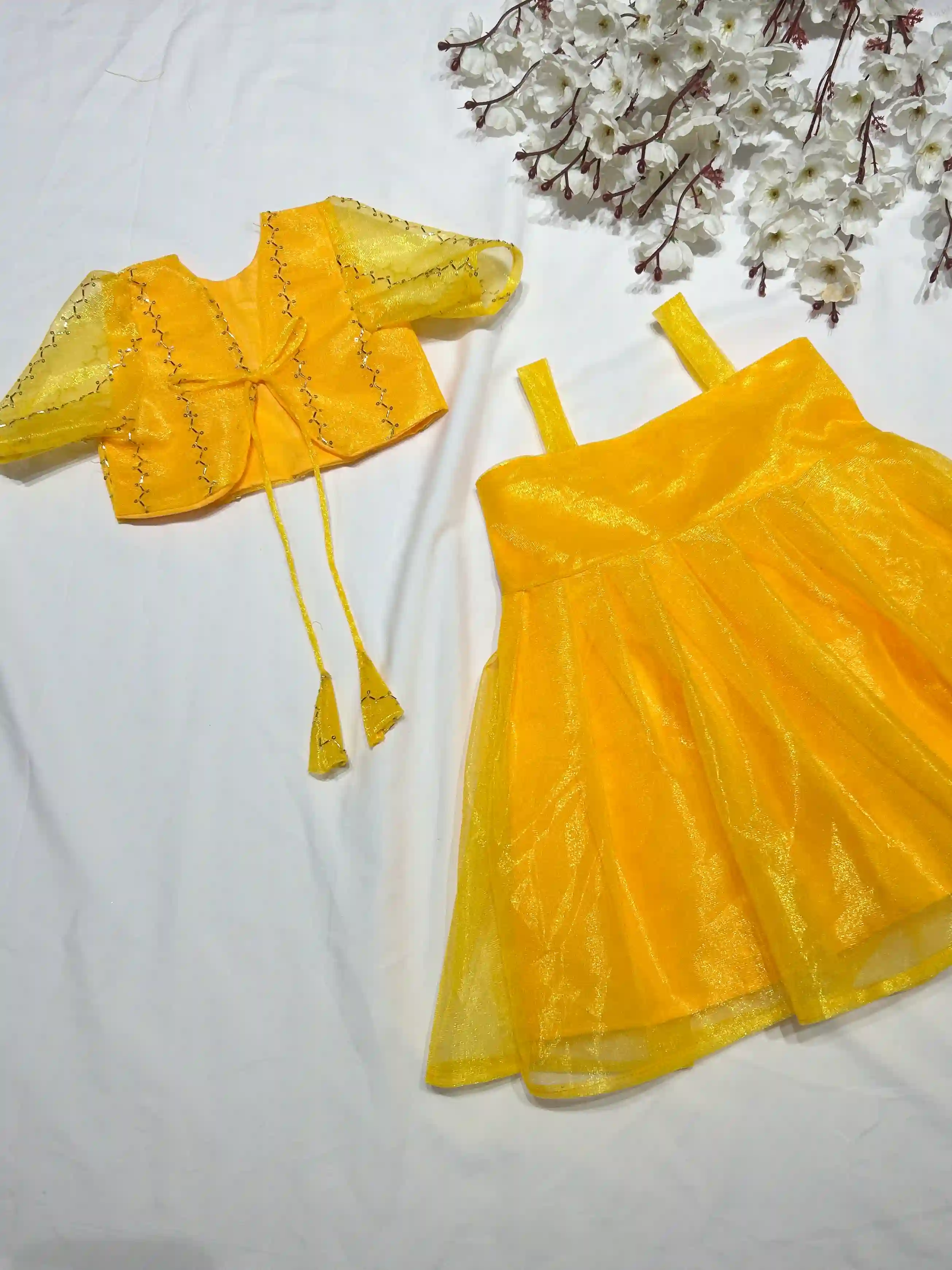 Taara- yellow 
