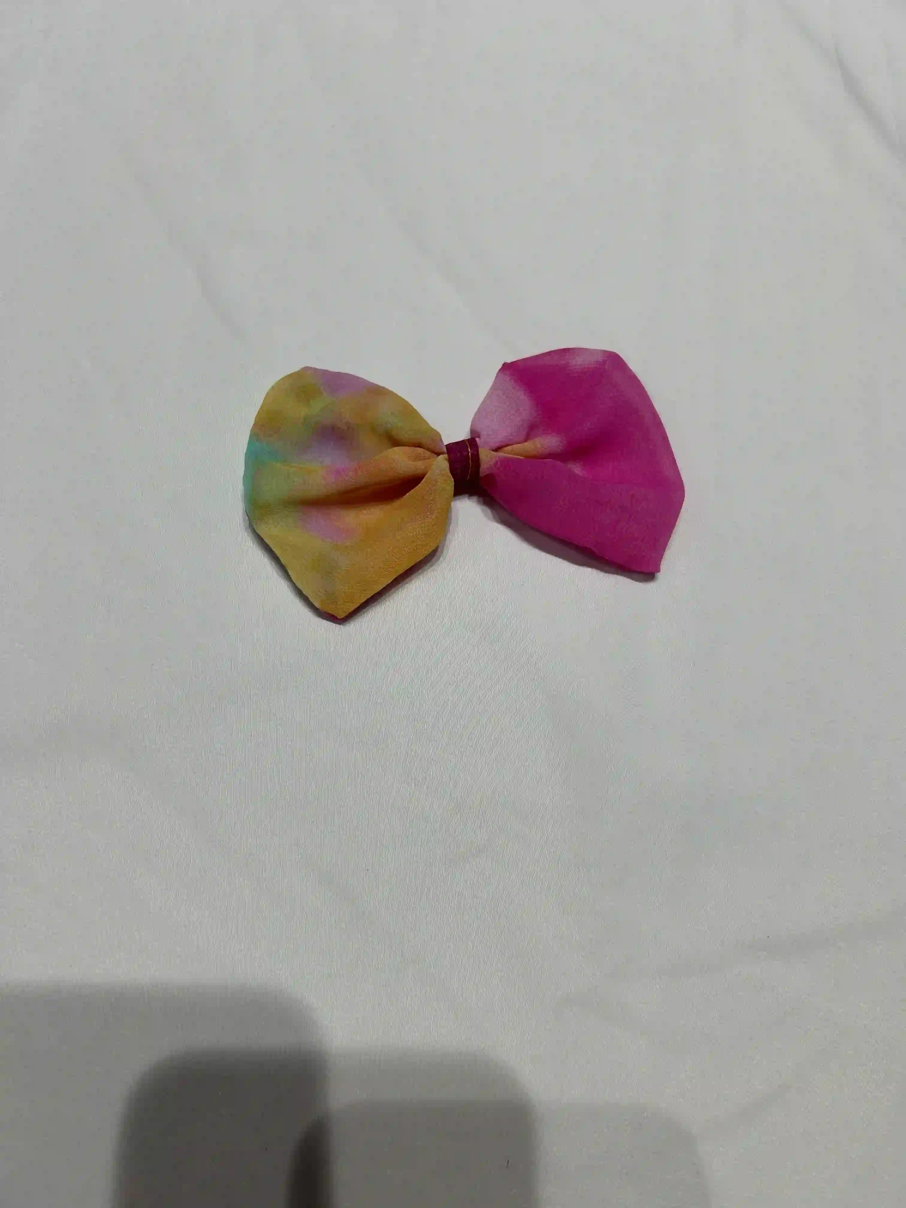 twisty tie bow- pink