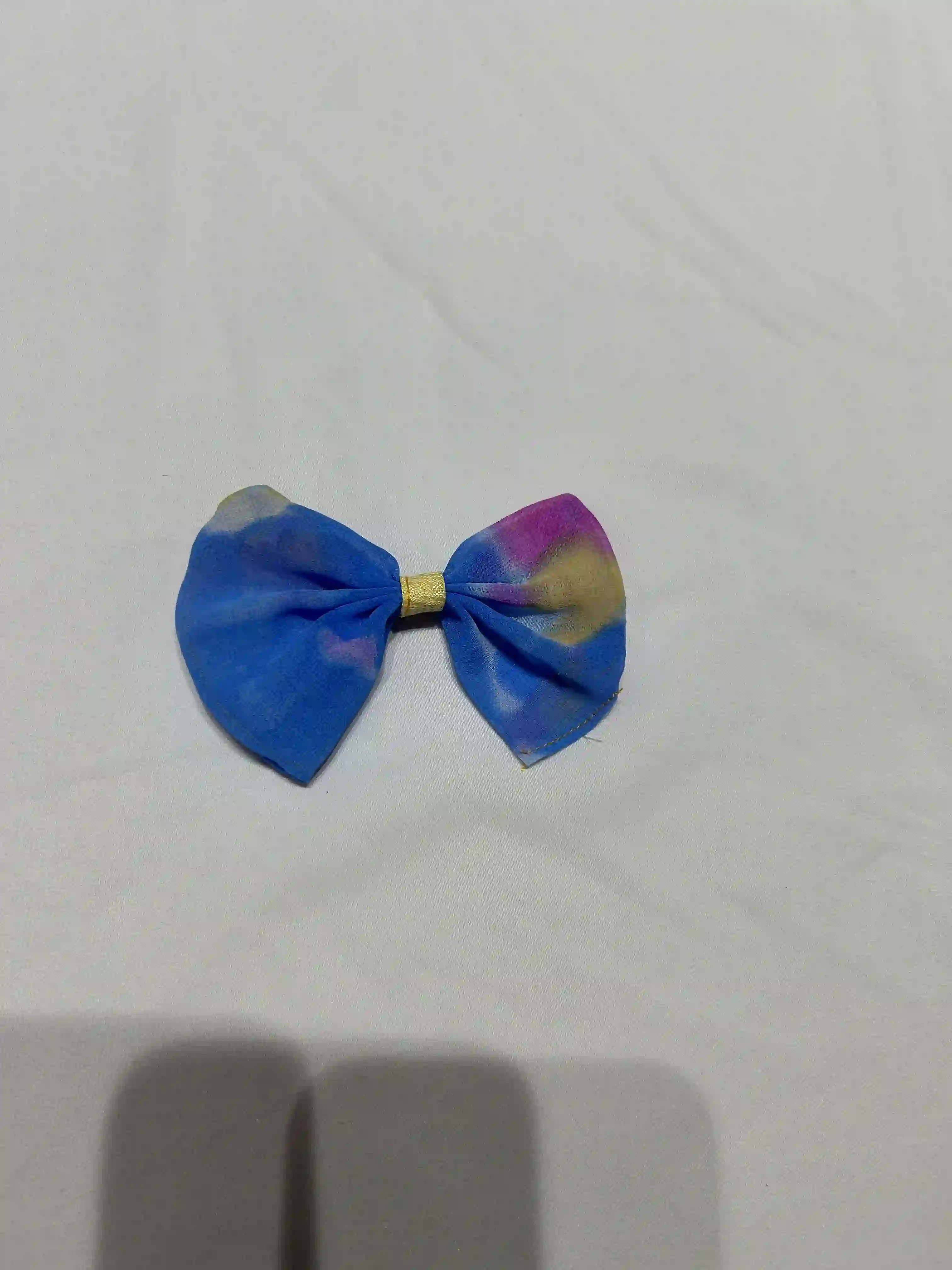 twisty tie bow-pale yellow